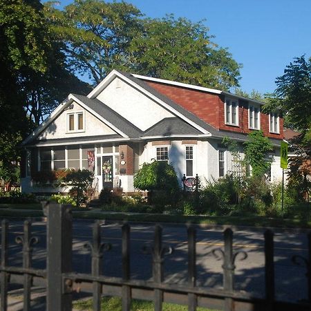 Talwood Manor B&B פורט קולבורן מראה חיצוני תמונה
