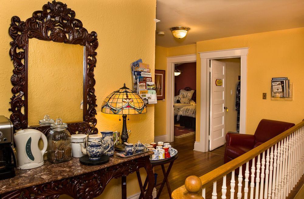 Talwood Manor B&B פורט קולבורן מראה חיצוני תמונה