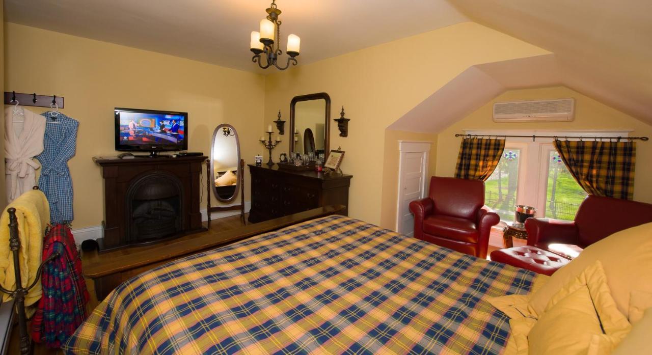 Talwood Manor B&B פורט קולבורן מראה חיצוני תמונה